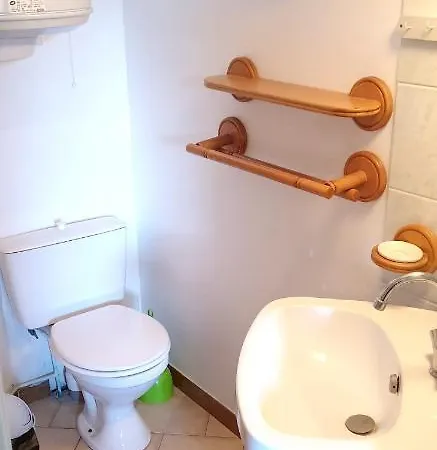 Maison De 3 Chambres A Avec Piscine Partagee Et Wifi A 30 Km De La Plage *